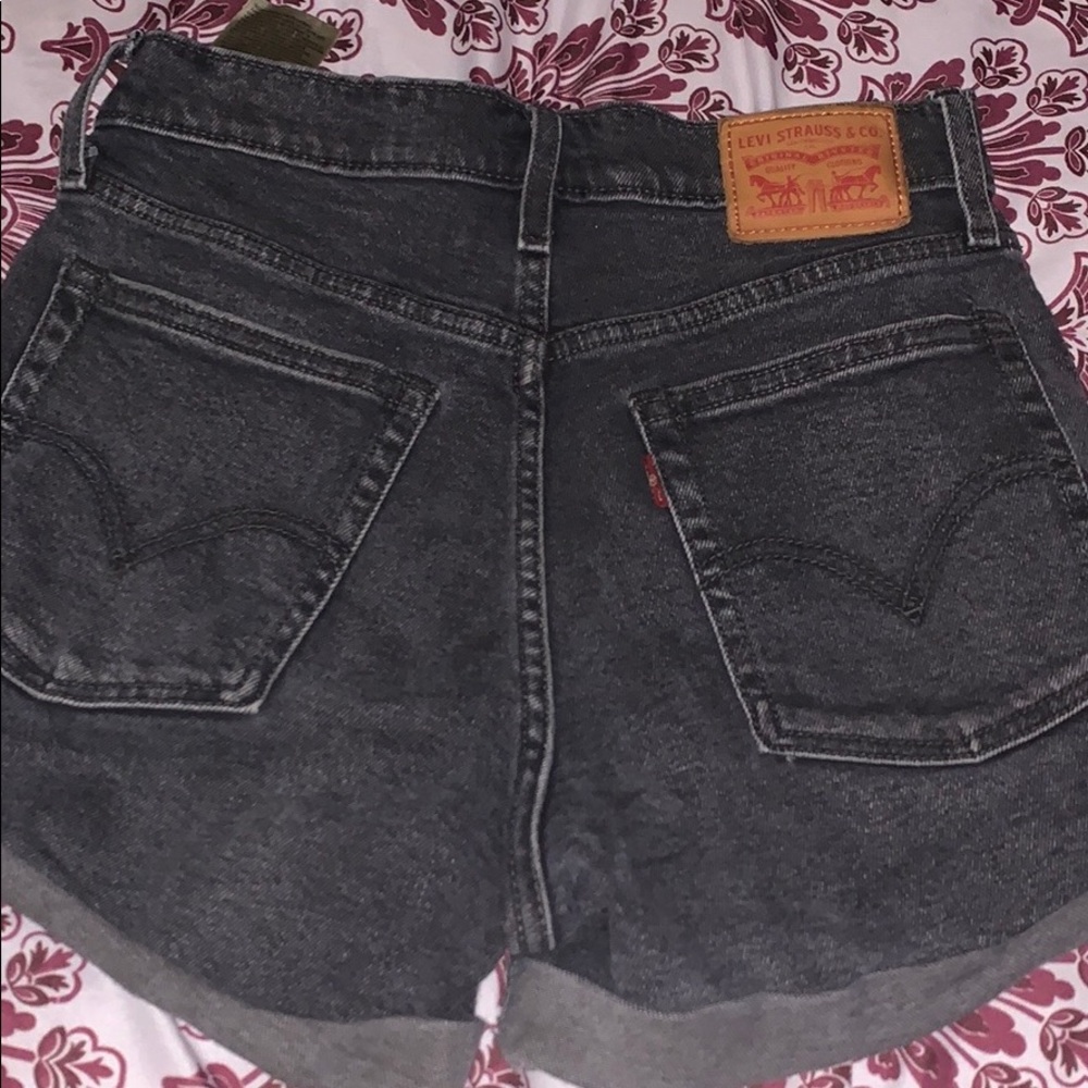 black levi shorts